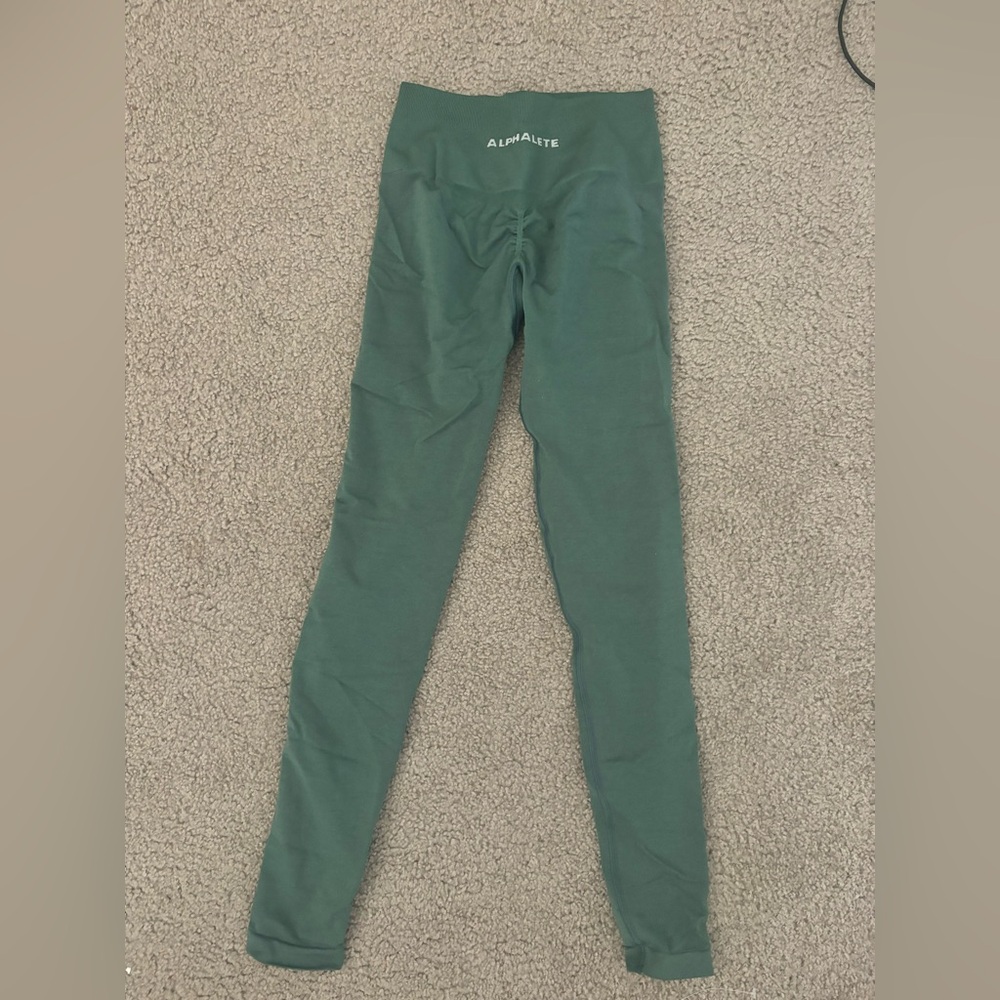 Alphalete Amplify Leggings
Green
Size Small